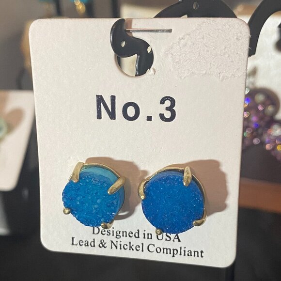 Jewelry - NEW CLASSIC AQUA BLUE STONE STUD PIERCED EARRINGS (20)